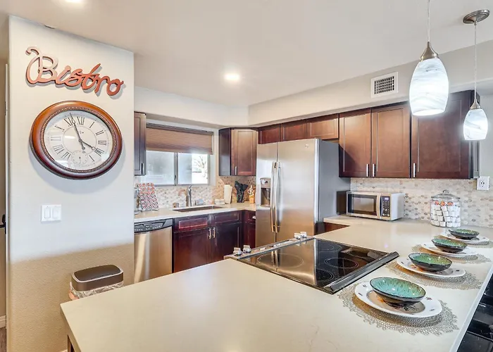 Walkable Waterfront Oasis W/ London Bridge Views! Lake Havasu City