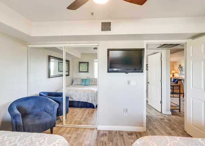 Walkable Waterfront Oasis W/ London Bridge Views! Сasa de vacaciones Lake Havasu City