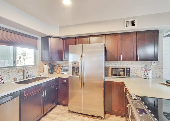 Walkable Waterfront Oasis W/ London Bridge Views! Сasa de vacaciones Lake Havasu City