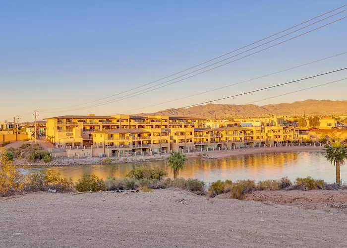 Walkable Waterfront Oasis W/ London Bridge Views! *