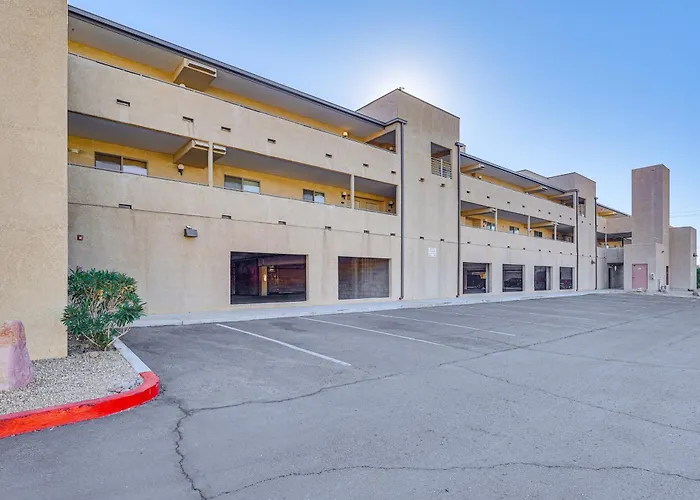 Walkable Waterfront Oasis W/ London Bridge Views! Lake Havasu City
