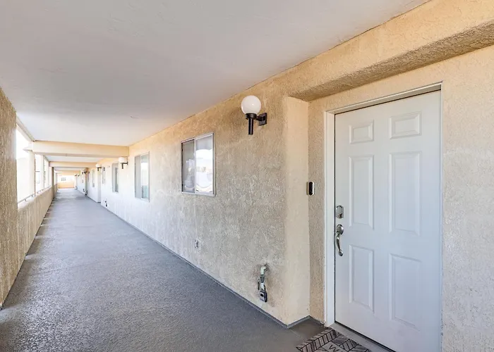 Walkable Waterfront Oasis W/ London Bridge Views! Сasa de vacaciones